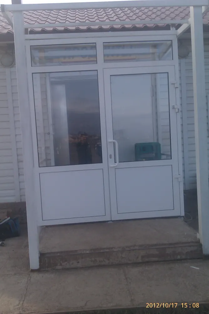 Установка алюминиевой двери Славянское шоссе