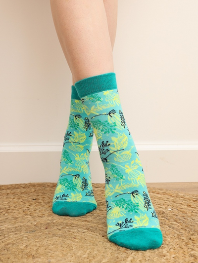 Приятно "Листья на зелёном"