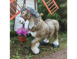 Лошадь - символ труда и упорства 83*85*32см полистоун Россия 11557/012005**