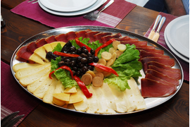 Окрестности Дубровника- деревня Чилипи (посещение фольклорной  ярмарки по воскресеньям) Транспорт-комфортабельный автомобиль.(1-4 человек)