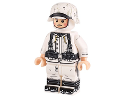 Немецкий стрелок в зимнем камуфляже