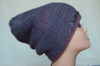 шапка носок сиреневая вязаная фото