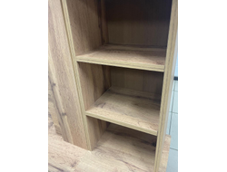 камин с тумбами и полками