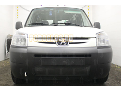 Защита радиатора Peugeot Partner I (рестайлинг) 2002-2012 black низ