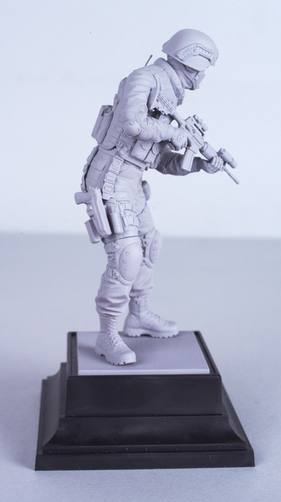 Сборная модель: (ICM 16101) Командир группы S.W.A.T.