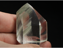 Кварц горный хрусталь с фантомами и хлоритом, кристалл полированный, Бразилия (38*29*26 мм, 40 г) №36851