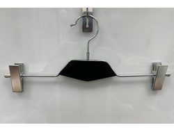 AM030B Вешалка черная с прищепками