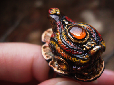 "Легенда Янтарного Подземелья", кольцо с курочкой и натуральным янтарём