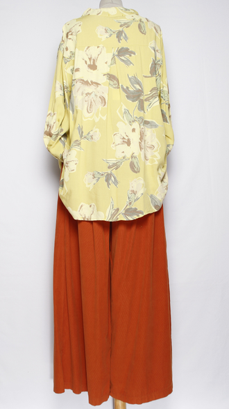 РУБАШКА БОХО "Карман пайетки" размытые цветы коралл, желтая до р.54