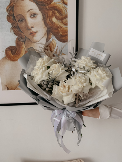 белые розы "снежная королева"