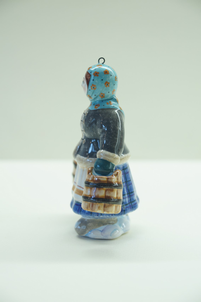 Крестьянка с ведрами