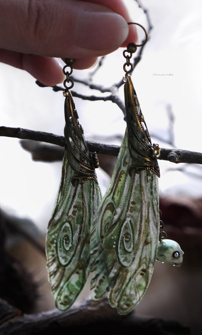 Серьги-крылья "Ветер Мглистой Гавани" из шёлка с кристаллами