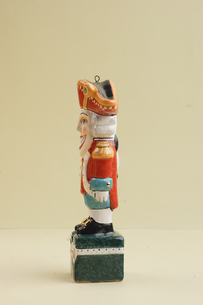 Щелкунчик большой