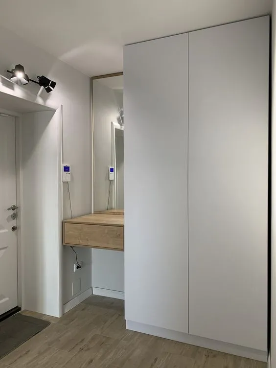 Прихожая , 1600 мм. Материал фасадов ЛДСП. Срок изготовления от 15 рабочих дней. Цена на момент заказа 24000 руб.