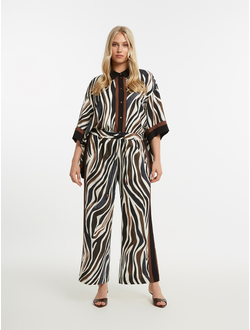 Женская блузка с принтом большого размера в модном бутике XLady