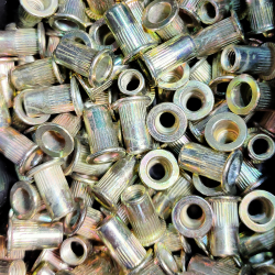 Резьбовая заклепка со шляпкой М5х7х13