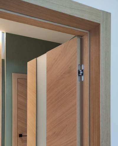 PORTE RICHI (Беларусь). ПРАКТИКА, МОДЕЛЬ К41, НАТУРАЛЬНЫЙ ШПОН ДУБА (БРАШ КОЛОР), ТОН 12/СТЕКЛО МАТОВОЕ