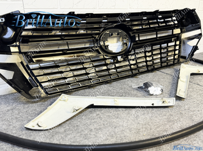 Решетка радиатора Toyota Land Cruiser 200 LOUNGE 21 черная АНТИХРОМ