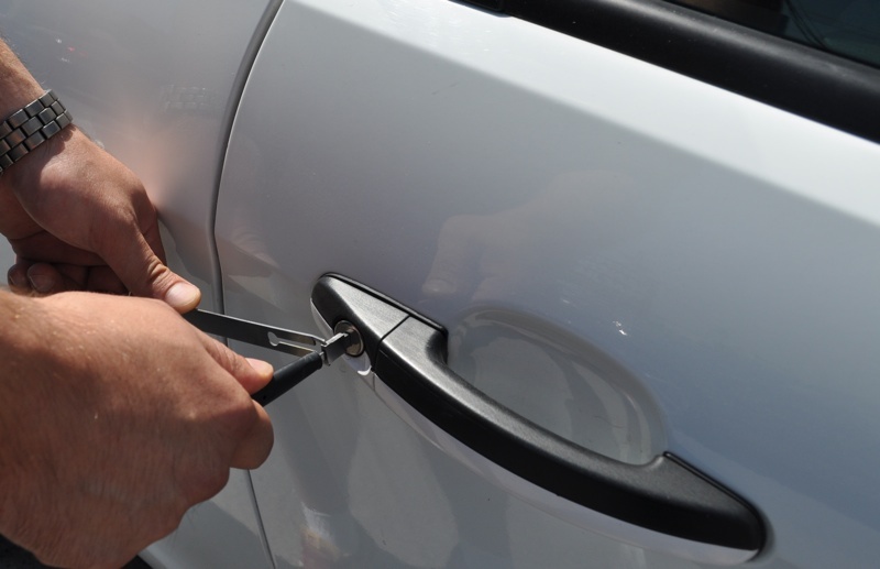 avarijnoe vskrytie avtomobilej v