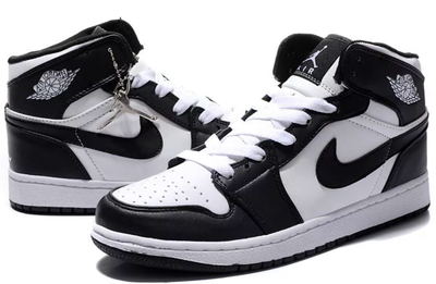 Nike Air Jordan Retro 1 Mid High (черные с белым)