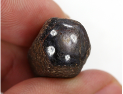 Корунд с иризацией, кристалл, полировка с одной стороны, Индия (27*14*14 мм, 12,6 г) №29902