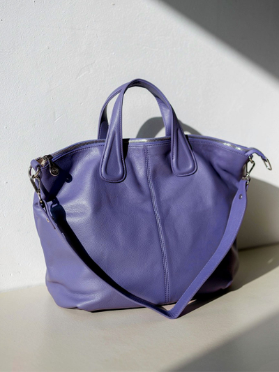 (АРТИКУЛ: 9618/1/82) СУМКА ЖЕНСКАЯ, БОЛЬШАЯ, НАТУРАЛЬНАЯ КОЖА, СИРЕНЕВАЯ, С ШИРОКИМ ПЛЕЧЕВЫМ РЕМНЕМ