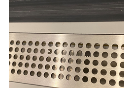 решетка вентиляции в вагоне метро Стокгольма