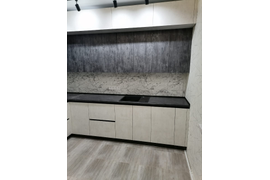 Кухня шторм с антресолями