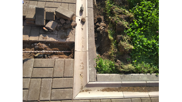 Разборка брусчатки и прокладка труб ПНД