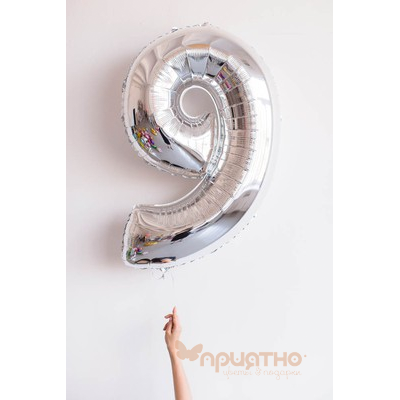 Серебряная фольгированная цифра 9