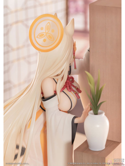 Фигурка 1/7 Куваками Кахо (Kuwakami Kaho Memorial Lobby Ver.)