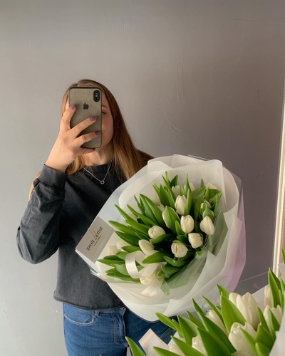 Букет из белых тюльпанов 25 шт