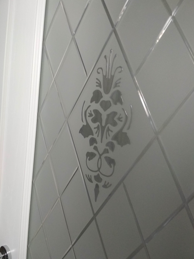 ЛАЙНДОР (УЛЬЯНОВСК)/ МОДЕЛЬ КАЛИНА-К/ НАТУРАЛЬНЫЙ ШПОН ЯСЕНЯ/ ПОЛОТНО ОСТЕКЛЕННОЕ/ ТОН 70 (ТЕКСТУРНАЯ БЕЛАЯ ЭМАЛЬ )