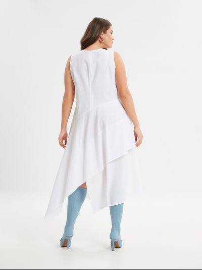 Платье с открытыми плечами