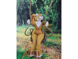 ЗАЙЧИХА МОДНИЦА  НА КАЧЕЛЯХ 28*18см   1,4кг   полистоун Россия 1649-012134   Заяц считается символом живительной силы, плодородия и жизненной энергии.