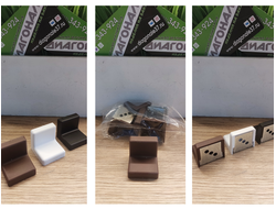 Уголок металлический с пластиковой  крышкой 28х28х28  КОРИЧНЕВЫЙ