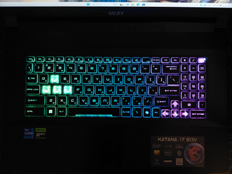 MSI Katana 17 B13VFK-1091XRU ( 17.3 FHD IPS 144Hz i7-13620H RTX4060 (8Gb) 16Gb 512SSD )