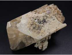 Данбурит в кварцевой рубашке, коллекционный образец, Россия, Дальнегорск (72*49*33 мм, 154 г) №26017