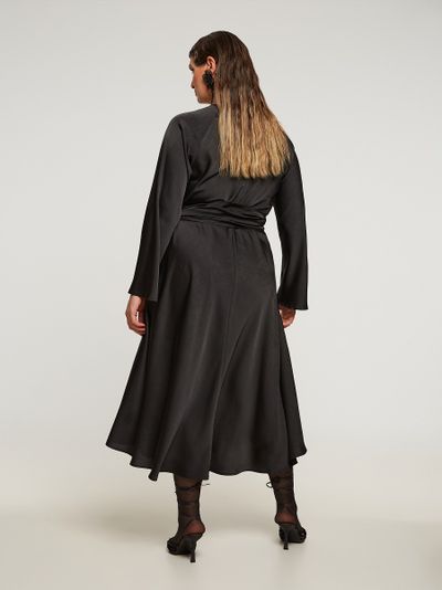 Нарядное платье с поясом