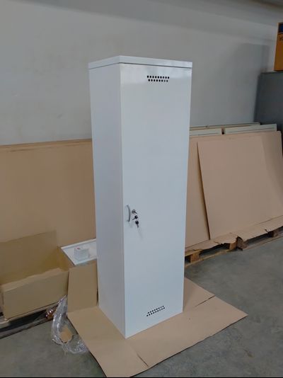 Шкаф для хозинвентаря