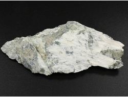 Брусит (немалит), волокнистый брусит на змеевеке, коллекционный образец, Россия, КЧР, Урупский район, м-ние. Белые осыпища  (84*38*15 мм, 32 г) №29686