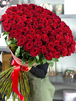 101 Роза Ред Наоми 80см