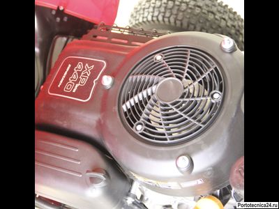 Газонокосилка с сиденьем (трактор) EVOline TRG 84 H