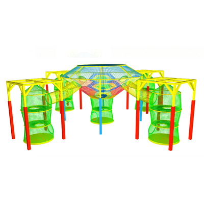 Вязаный лабиринт «Красочные сети»