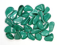 Малахит, галтовка в ассортименте, Конго (15-20 мм, 1,5-2,5 г) №22642