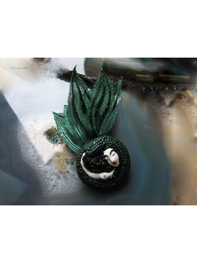 Авторская брошь с русалкой - "Спящая русалочка" из термоглины с микробисером и шёлком