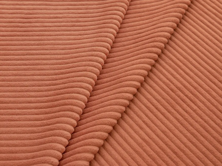 (АРБ) Велюр "Килум" (Cilium)-CLAY.

Состав: полиэстер (PES) 100%.
Плотность: 320 г/кв.м.
Устойчивость к истиранию >100 000 циклов.
Ширина: 140 см.
Производитель: Китай.

Внимание! Цвет материала может быть искажен настройками монитора.