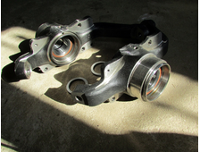 Кулаки поворотные ZST с двухрядным подшипником "SKF-Ивеко М"