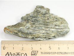 Серпентин, необработанный, дикий образец, Россия, КЧР, Урупский район (48*45*10 мм, 24 г) №37608