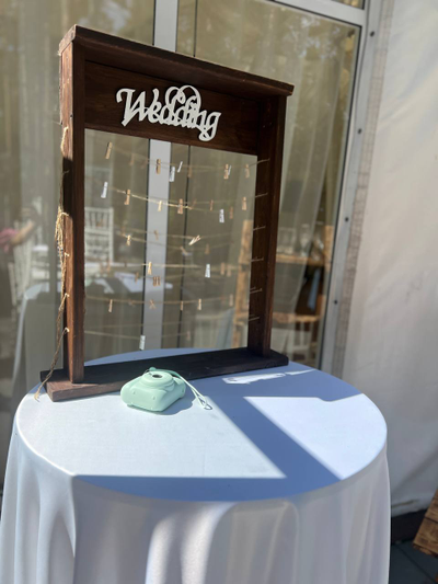 Стенд для фото с прищепками